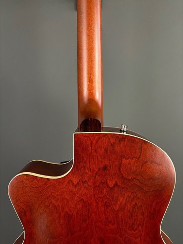 Godin 5th Avenue CW Kingpin II P90 Cognac Burst