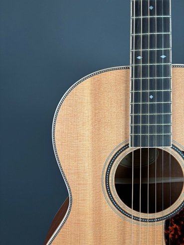 Larriveè OOO-40E Chitarra Folk Elettrificata