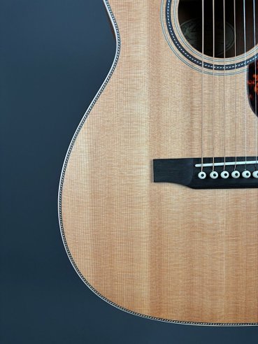 Larriveè OOO-40E Chitarra Folk Elettrificata