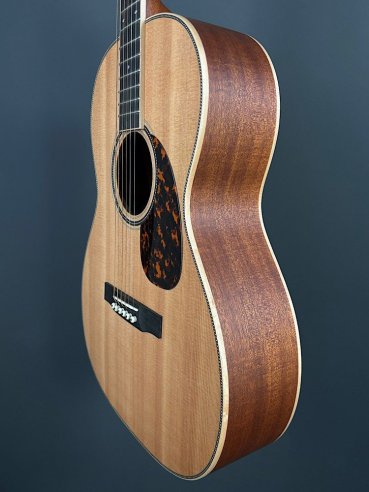 Larriveè OOO-40E Chitarra Folk Elettrificata