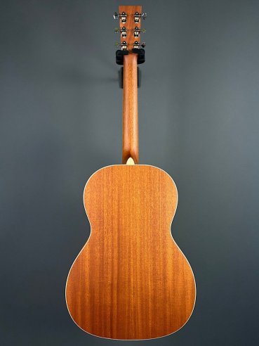 Larriveè OOO-40E Chitarra Folk Elettrificata