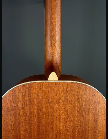 Larriveè OOO-40E Chitarra Folk Elettrificata