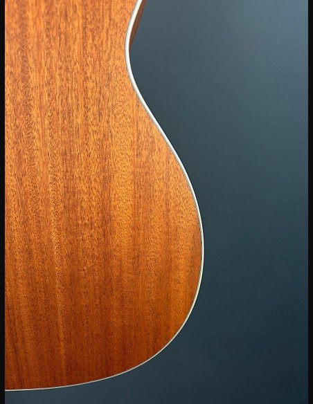 Larriveè OOO-40E Chitarra Folk Elettrificata