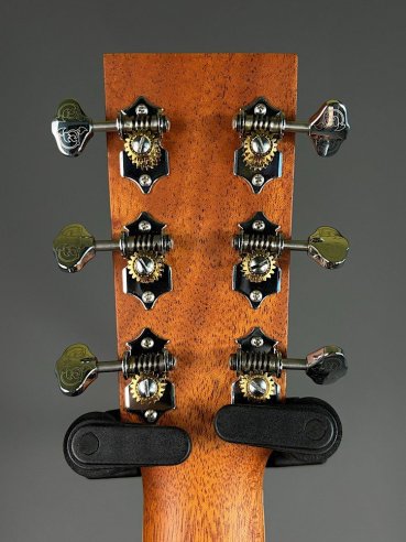 Larriveè OOO-40E Chitarra Folk Elettrificata