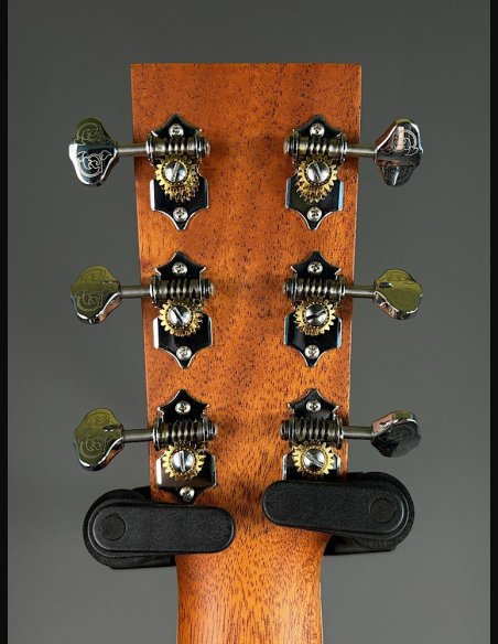 Larriveè OOO-40E Chitarra Folk Elettrificata