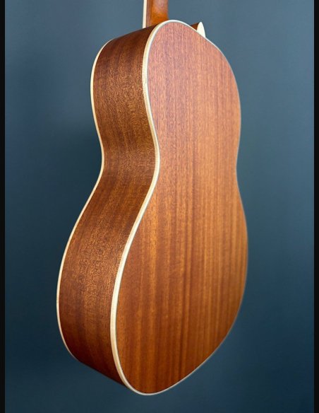 Larriveè OOO-40E Chitarra Folk Elettrificata