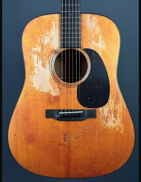 Martin D-18 Street Legend