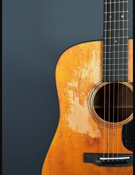 Martin D-18 Street Legend