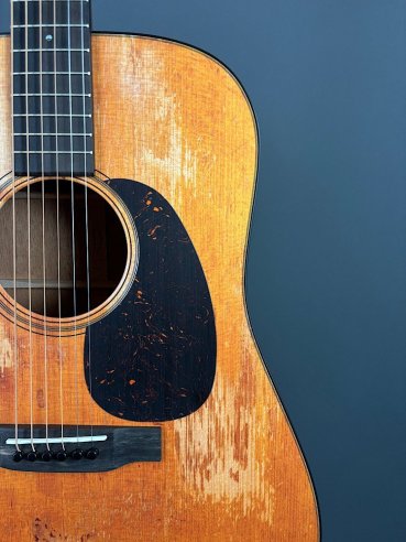 Martin D-18 Street Legend