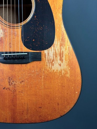 Martin D-18 Street Legend