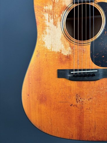 Martin D-18 Street Legend