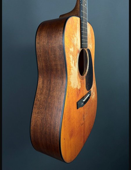 Martin D-18 Street Legend