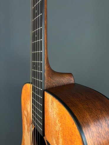 Martin D-18 Street Legend
