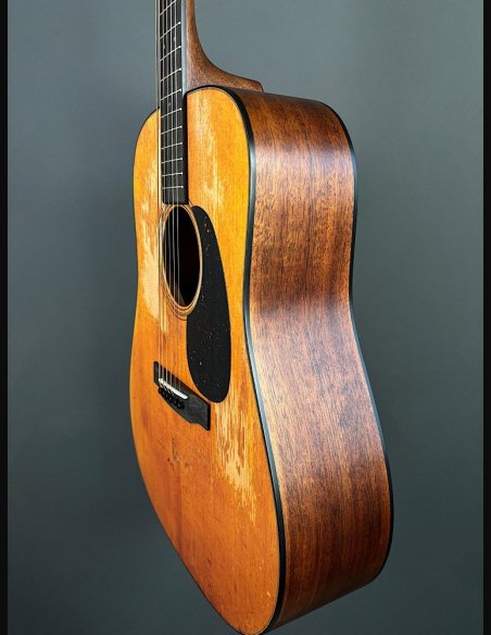 Martin D-18 Street Legend