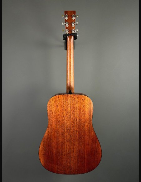 Martin D-18 Street Legend