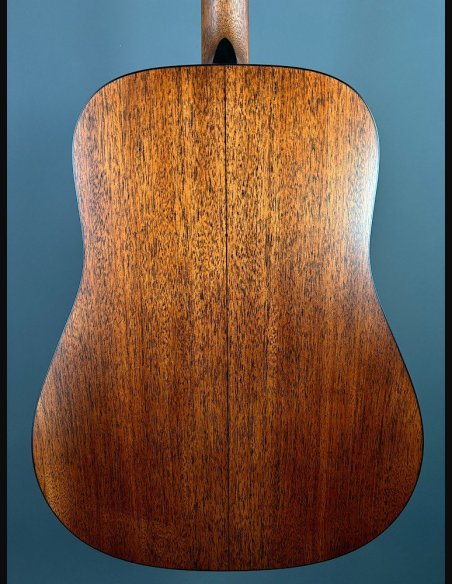 Martin D-18 Street Legend