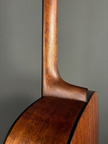 Martin D-18 Street Legend
