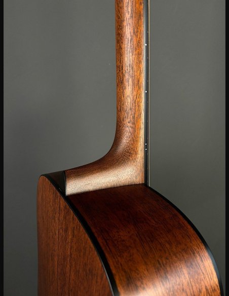 Martin D-18 Street Legend