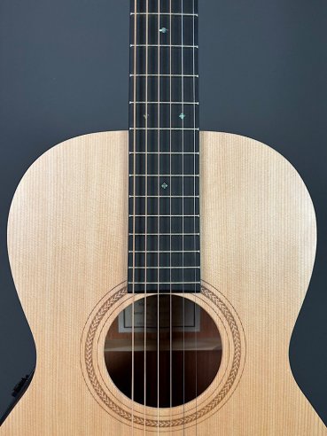 Sigmaguitars 00MSE Chitarra Folk Elettrificata