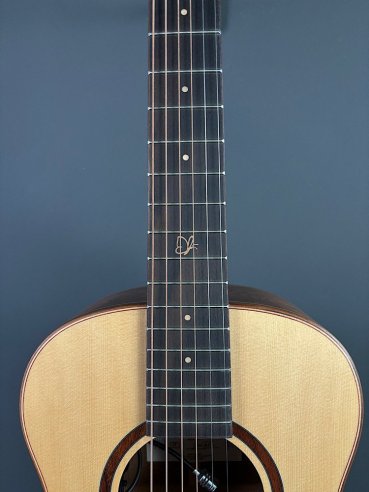 Crafter MINO Black Walnut Chitarra Folk Elettrificata w/Gig Bag