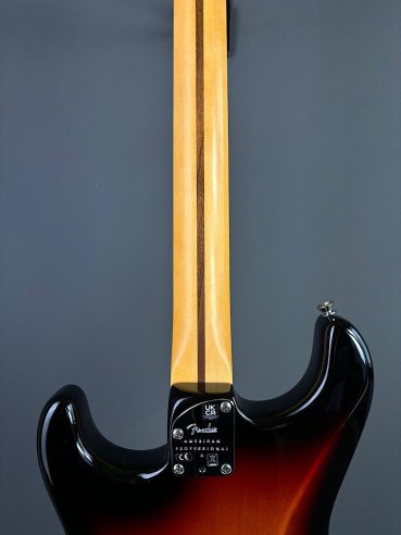 Fender American Professional II Stratocaster HSS RW 3 Color Sunburst 0113900700