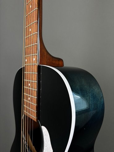 Art & Lutherie Roadhouse HG Indigo Burst Q-Discrete