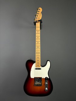 Fender American Standard Telecaster Maple Fingerboard 3 Color Sunburst SN US16082582 2