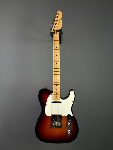 Fender American Standard Telecaster Maple Fingerboard 3 Color Sunburst SN US16082582