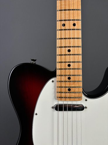 Fender American Standard Telecaster Maple Fingerboard 3 Color Sunburst SN US16082582