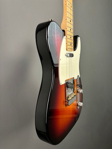 Fender American Standard Telecaster Maple Fingerboard 3 Color Sunburst SN US16082582