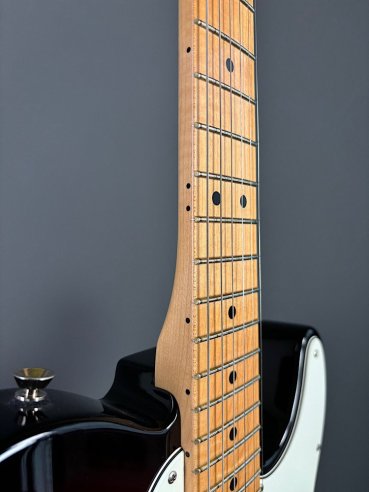 Fender American Standard Telecaster Maple Fingerboard 3 Color Sunburst SN US16082582