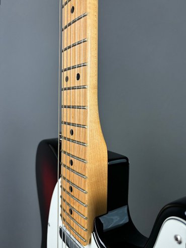 Fender American Standard Telecaster Maple Fingerboard 3 Color Sunburst SN US16082582