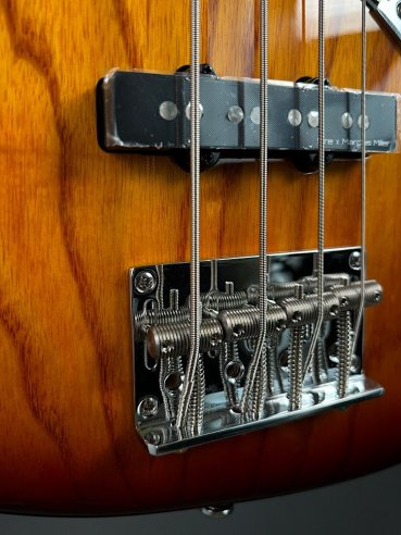 Sire Marcus Miller V7 Vintage Swamp Ash-4 (2nd Gen) Tobacco Sunburst Basso Elettrico