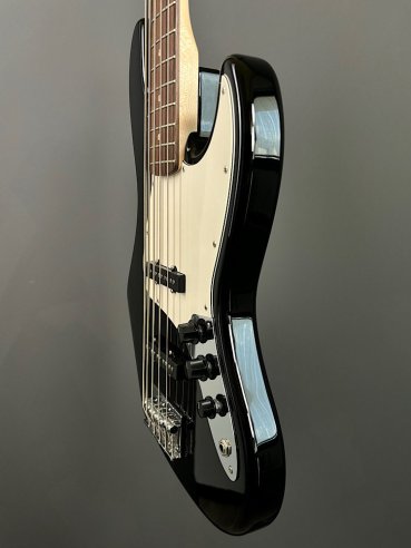 Squier Affinity Series Jazz Bass V Strings Black