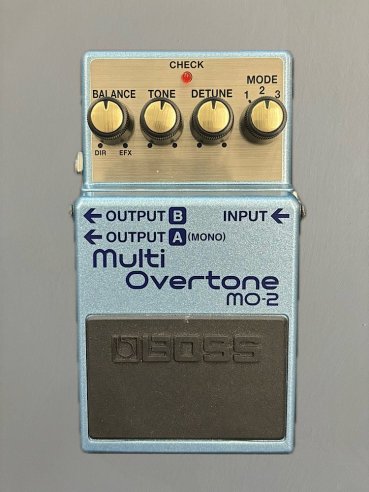 Boss MO2 Multi Overtone Equalizzatore