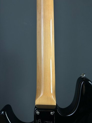 Sire Marcus Miller V7 Vintage Alder-4 (2nd Gen) Black