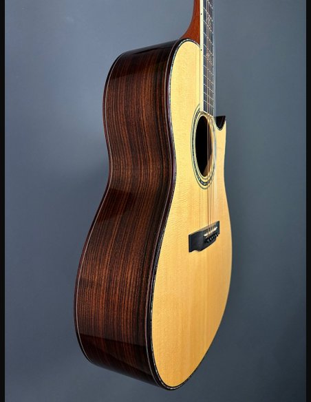 Larrivée Model C-10