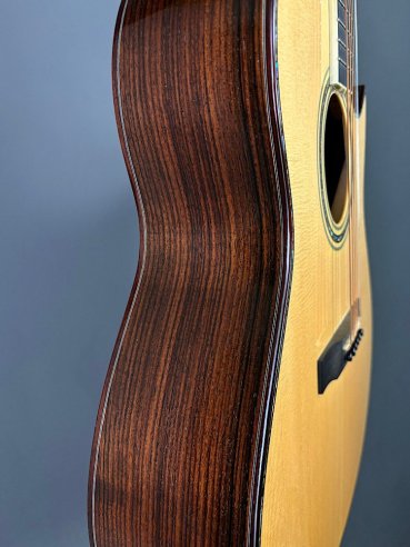 Larrivée Model C-10