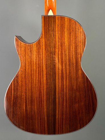 Larrivée Model C-10