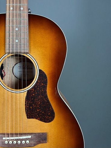 Art & Lutherie Roadhouse Lightburst GT EQ Chitarra Folk Elettrificata