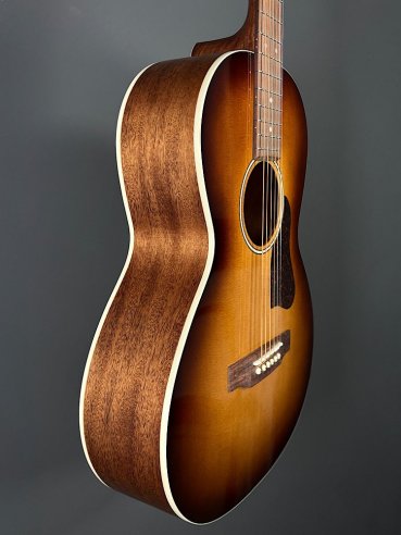Art & Lutherie Roadhouse Lightburst GT EQ Chitarra Folk Elettrificata