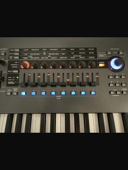 YAMAHA MONTAGE 8 2