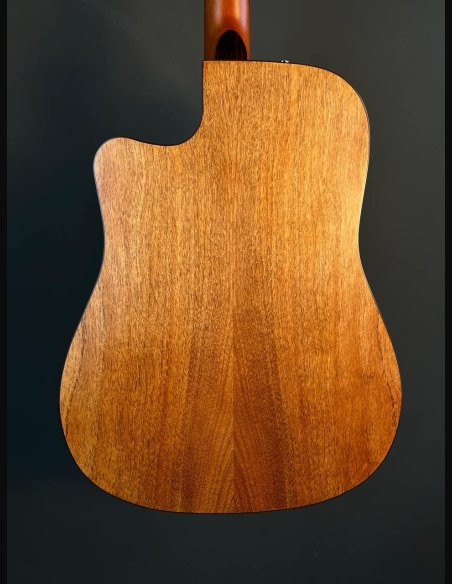 Godin Metropolis CW Natural EQ