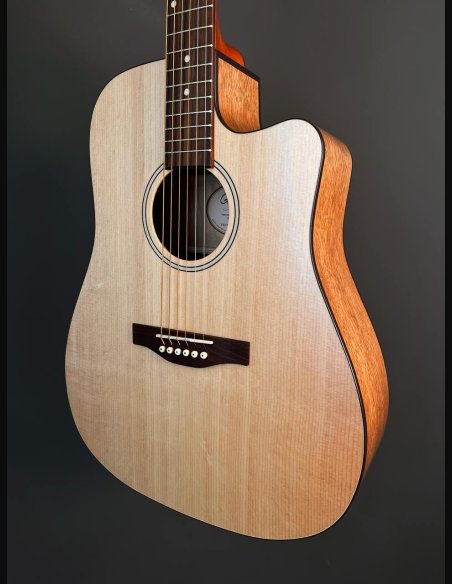 Godin Metropolis CW Natural EQ