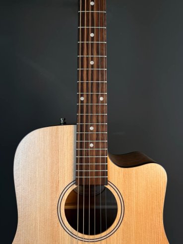Godin Metropolis CW Natural EQ