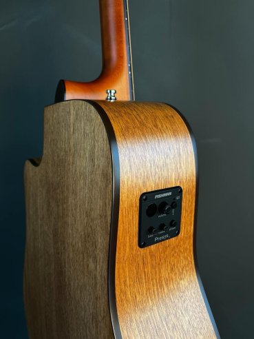 Godin Metropolis CW Natural EQ