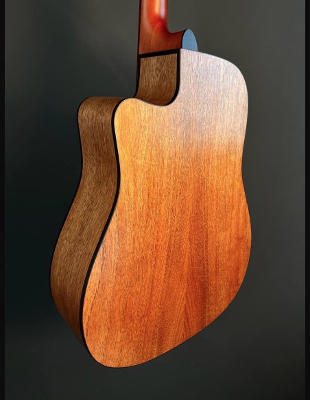 Godin Metropolis CW Natural EQ