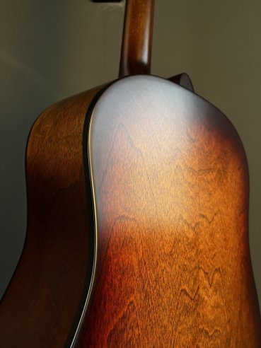 Godin Metropolis Vintage Burst GT EQ