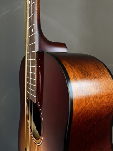 Godin Metropolis Vintage Burst GT EQ