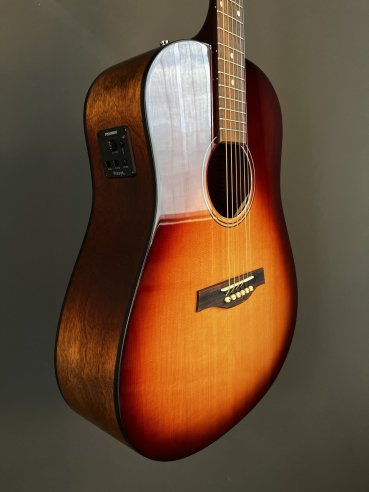 Godin Metropolis Vintage Burst GT EQ